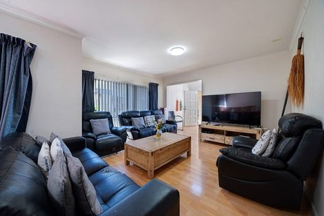 Photo of property in 15 Millstream Drive, Henderson, Auckland, 0610