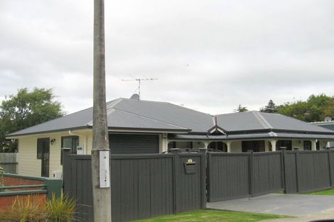 Photo of property in 1a Roy Street, Tawa, Wellington, 5028