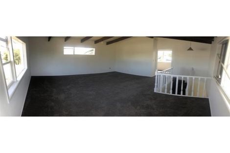 Photo of property in 2/52 College Road, Northcote, Auckland, 0627