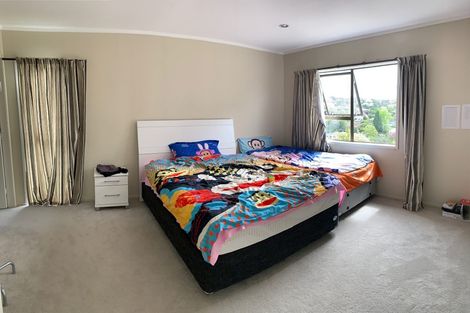 Photo of property in 8 Squirrel Lane, Browns Bay, Auckland, 0630