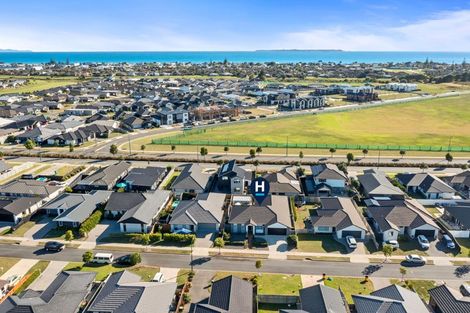 Photo of property in 57 Te Kio Crescent, Papamoa Beach, Papamoa, 3118