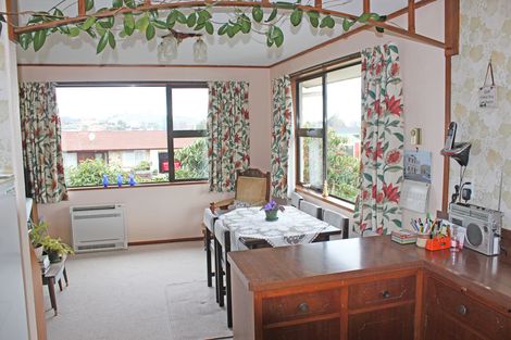 Photo of property in 6a Stuart Street, Holmes Hill, Oamaru, 9401