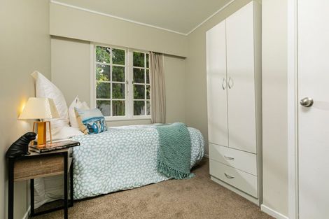 Photo of property in 1 Miltonia Avenue, Te Atatu South, Auckland, 0610