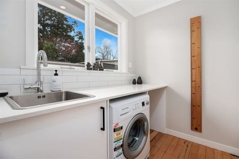 Photo of property in 7 Beazley Place, Glendene, Auckland, 0602