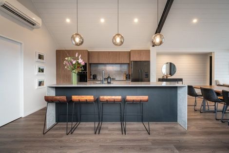 Photo of property in 60 Farrant Drive, Wanaka, 9305