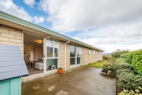 Photo of property in 24 Logan Way, Kelvin Grove, Palmerston North, 4414