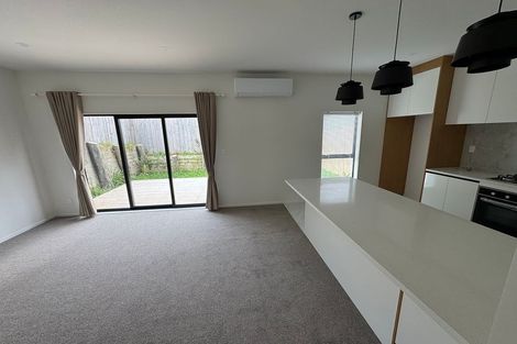 Photo of property in 14 Medallion Drive, Oteha, Auckland, 0632