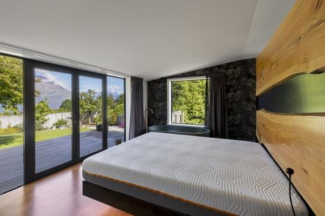 Photo of property in 968 Kingston Road, Drift Bay, Queenstown, 9371