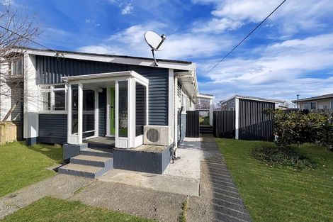Photo of property in 16 Forth Street, Levin, 5510