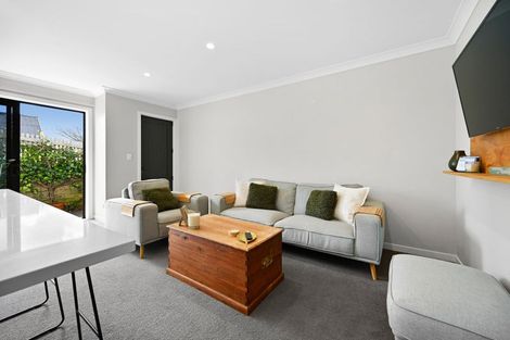 Photo of property in 2/25 Thackeray Street, Hamilton Lake, Hamilton, 3204