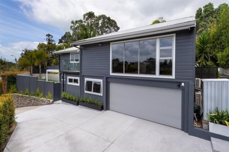 Photo of property in 104 Castor Bay Road, Castor Bay, Auckland, 0620