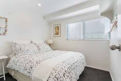 Photo of property in 135 Mayfair Avenue, Whangamata, 3620