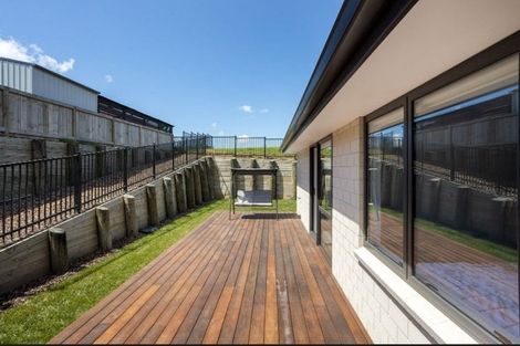 Photo of property in 22 Stingray Drive, Omokoroa, 3114
