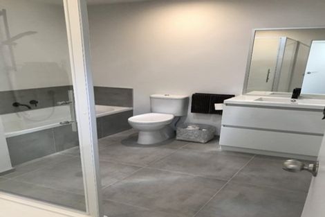 Photo of property in 17 Lieutenant Lane, Papakura, 2110