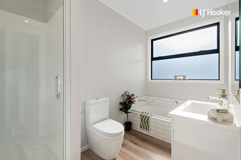 Photo of property in 7a Athol Place, Ravensbourne, Dunedin, 9022