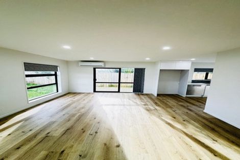 Photo of property in 1/2 Smiths Avenue, Papakura, 2110