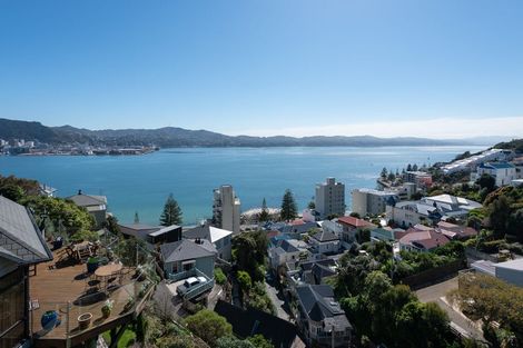 Photo of property in 5 Bayview Terrace, Oriental Bay, Wellington, 6011