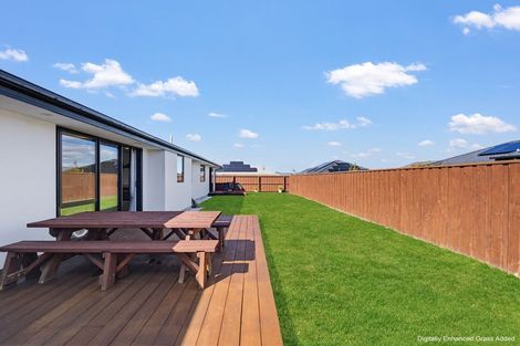 Photo of property in 10 Shillingford Boulevard, Rolleston, 7615