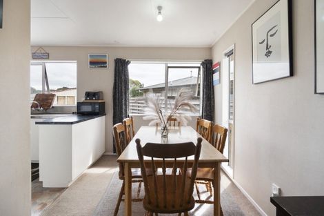 Photo of property in 8 Custom Street, Ashhurst, 4810