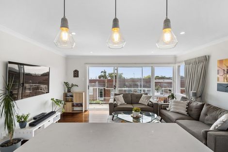 Photo of property in 3/7 Onepoto Road, Hauraki, Auckland, 0622