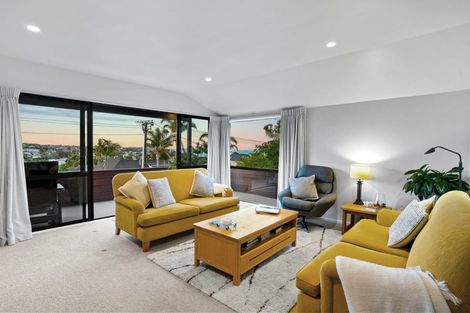 Photo of property in 43 Braemar Road, Rothesay Bay, Auckland, 0630