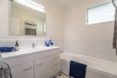 Photo of property in 9 Dormar Place, Churton Park, Wellington, 6037