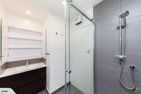 Photo of property in 10 Mokau Place, Terrace End, Palmerston North, 4410