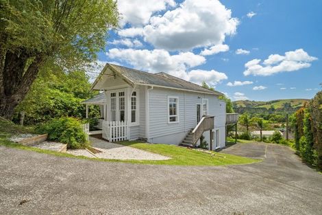 Photo of property in 4 Rautawhiri Road, Helensville, 0800
