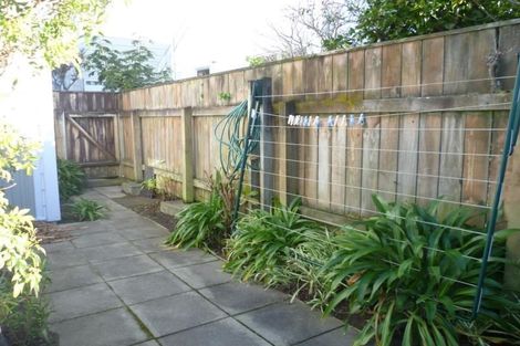 Photo of property in 4/27 Kenwyn Terrace, Newtown, Wellington, 6021