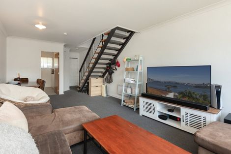 Photo of property in 2/66 Golf Road, Mount Maunganui, 3116