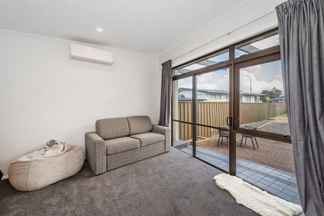 Photo of property in 50 Walton Road, Paraparaumu Beach, Paraparaumu, 5032