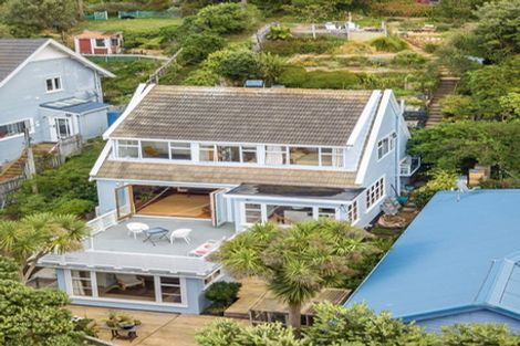 Photo of property in 26 Beach Street, Island Bay, Wellington, 6023
