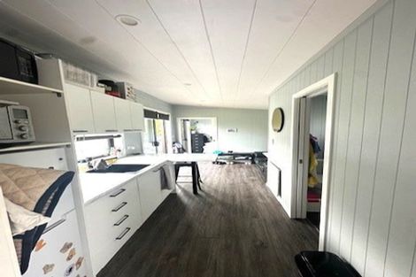 Photo of property in 21 Endeavour Street, Lyall Bay, Wellington, 6022