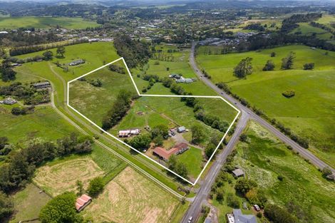 Photo of property in 10 Taha Road, Waimauku, 0881