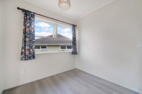 Photo of property in 51 Fairclough Road, Beach Haven, Auckland, 0626