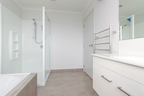 Photo of property in 35 Silicon Way, Fitzherbert, Palmerston North, 4410