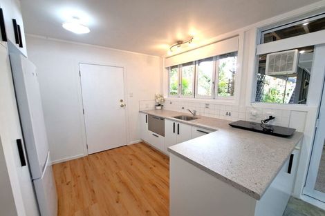 Photo of property in 11a Roberts Road, Matakatia, Whangaparaoa, 0930