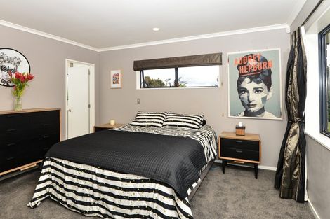 Photo of property in 14 Palm Grove Drive, Western Heights, Hamilton, 3200