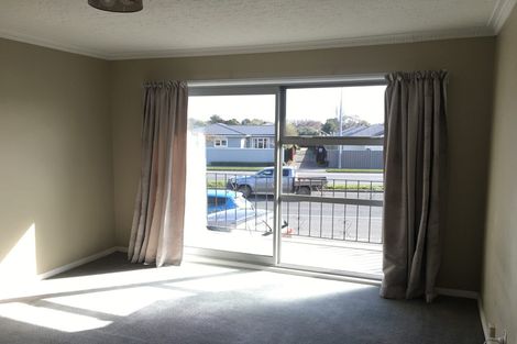 Photo of property in 2/404 Main North Road, Redwood, Christchurch, 8051