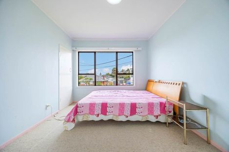 Photo of property in 2/1 Meadowvale Avenue, Forrest Hill, Auckland, 0620