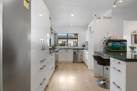 Photo of property in 15 Elmslie Place, Owhata, Rotorua, 3010