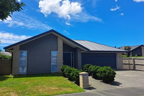 Photo of property in 27 Handley Crescent, Wigram, Christchurch, 8042