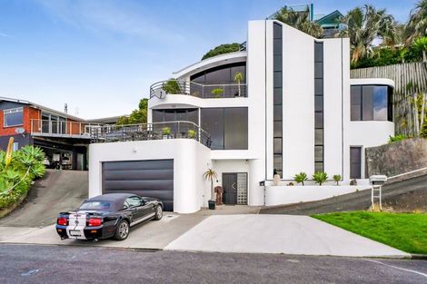 Photo of property in 5 Weston Street, Moturoa, New Plymouth, 4310