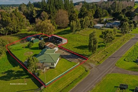 Photo of property in 83 Trickers Road, Bulls, 4818