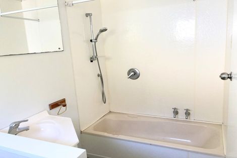 Photo of property in 28 Mamaku Street, Paraparaumu, 5032