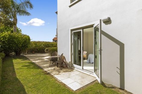 Photo of property in 7/235 Devonport Road, Tauranga, 3110