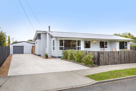 Photo of property in 14 Mahupuku Street, Greytown, 5712