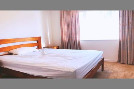 Photo of property in 6 Lancia Way, Oteha, Auckland, 0632