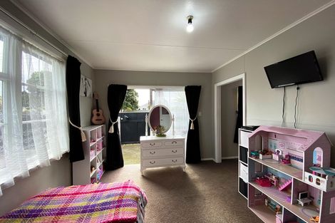 Photo of property in 74 Tauhuri Street, Manaia, 4612