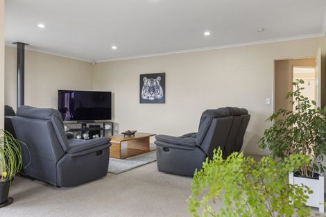 Photo of property in 32 Balmoral Drive, Hilltop, Taupo, 3330